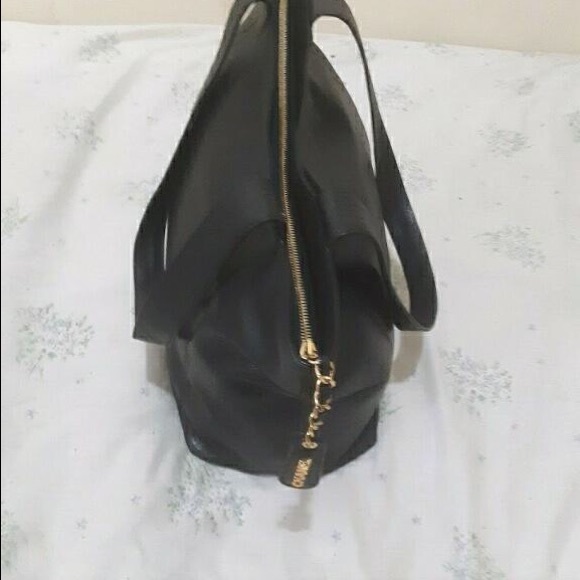 Vintage CHANEL Black Calfskin ToteBag - Picture 2 of 6